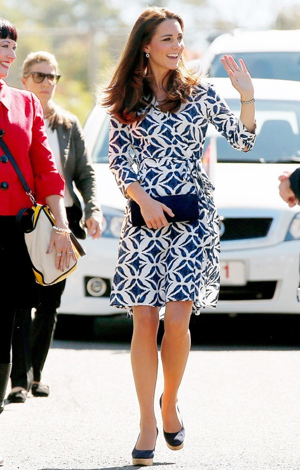 Năm kiểu váy không bao giờ lỗi mốt bất chấp thách thức thời gian ảnh 18