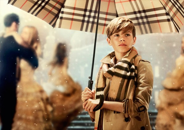 Đến với thế giới phép màu trong chiến dịch quảng cáo của Burberry ảnh 1