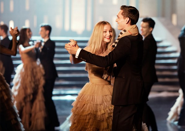 Đến với thế giới phép màu trong chiến dịch quảng cáo của Burberry ảnh 3