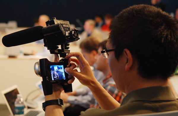 Chuyên gia: Báo chí không chết đi mà đang tiến hóa trên nền tảng số ảnh 1