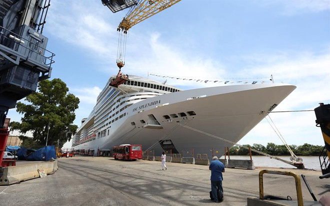 "Khách sạn nổi" MSC Splendida lần đầu cập bến Buenos Aires ảnh 1