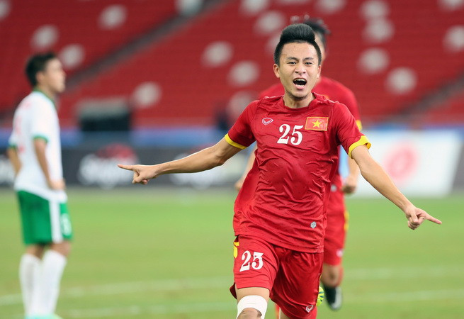 Huấn luyện viên Miura không hài lòng với chiếc huy chương đồng ảnh 1