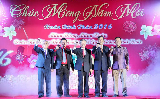 Đầm ấm Tết Cộng đồng Xuân Bính Thân của người Việt tại Lào ảnh 1