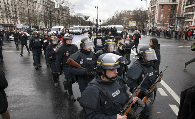 Thủ tướng Manuel Valls: Xã hội Pháp đang bị chia rẽ sâu sắc ảnh 1