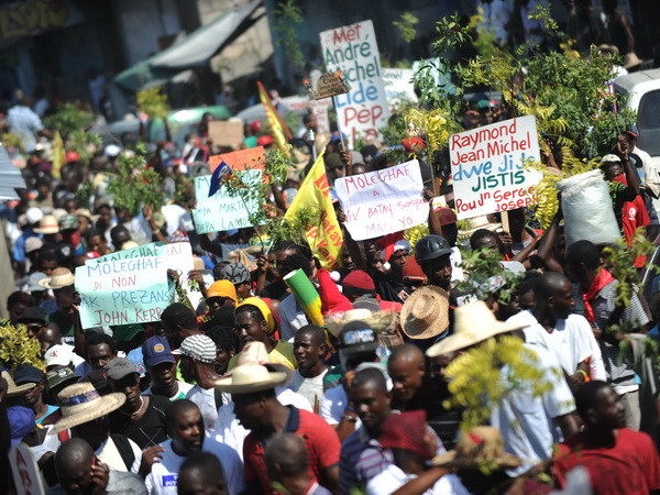Thủ tướng Haiti tuyên bố từ chức sau làn sóng bạo loạn đường phố ảnh 1