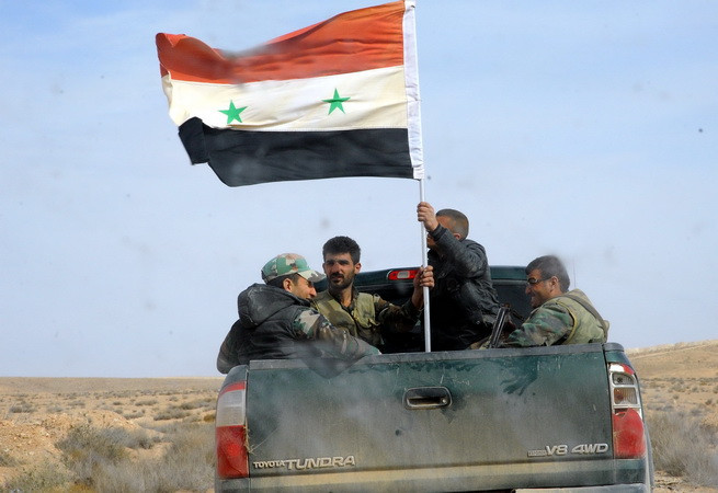 Quân đội Syria phá hủy cơ sở chỉ huy IS tại thành phố Qaryatain ảnh 1