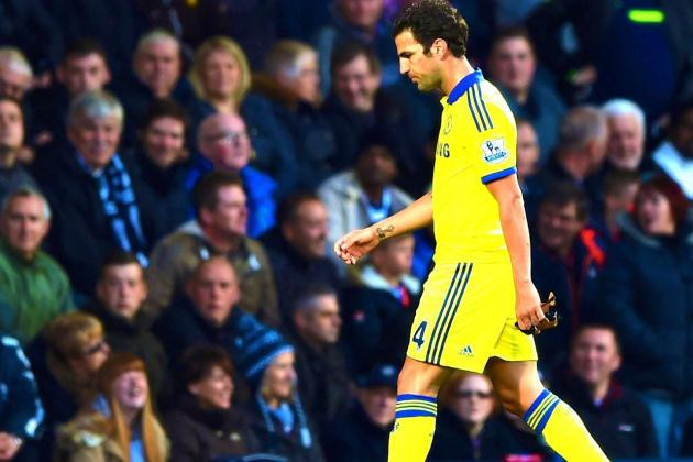 Cesc Fabregas may mắn thoát án phạt nặng dù đá bóng vào đối phương ảnh 1