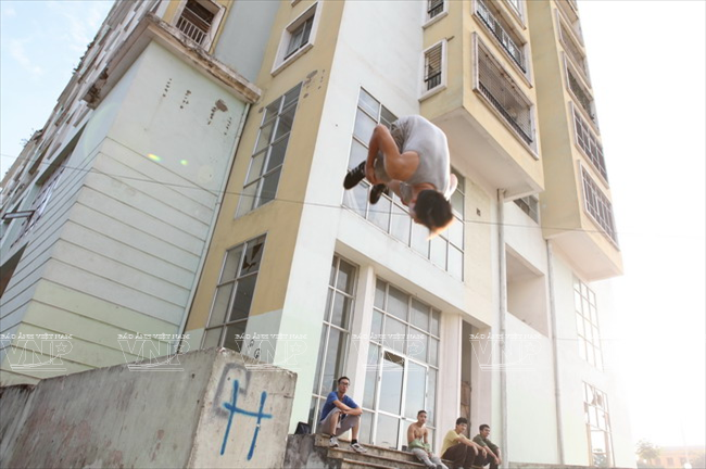 Parkour: Môn thể thao đẩy sự dẻo dai của cơ thể đến cực điểm ảnh 10