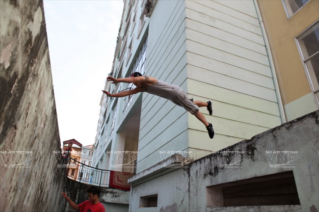 Parkour: Môn thể thao đẩy sự dẻo dai của cơ thể đến cực điểm ảnh 9