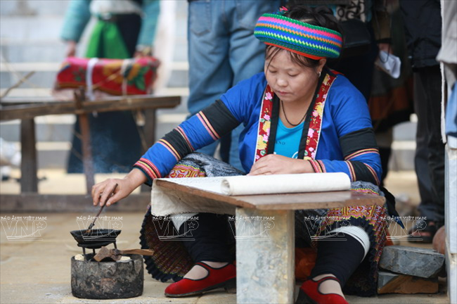 Độc đáo nghề xe lanh dệt vải của người Mông ở Đồng Văn ảnh 8