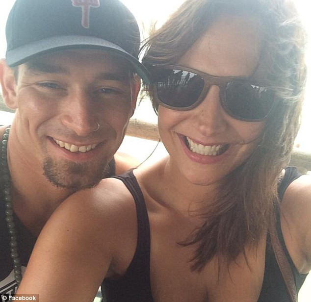 Cánh quạt máy bay đâm xuyên cabin, nữ hành khách thoát chết ảnh 3