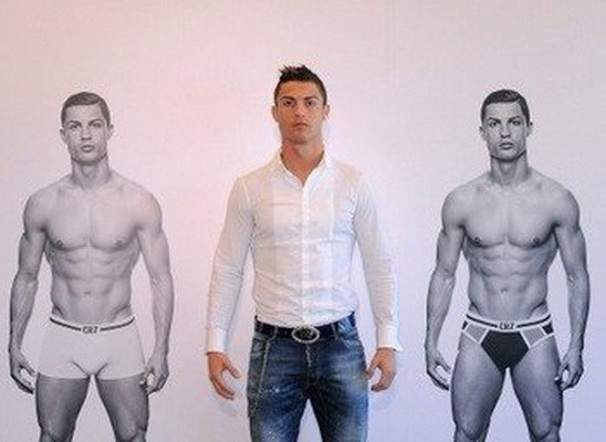 Người đẹp quần vợt bị hãng nội y "đá" vì không "hấp dẫn" bằng CR7 ảnh 2