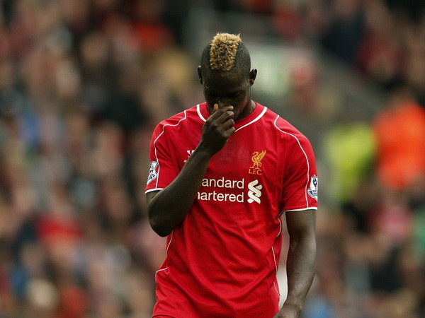 "Siêu quậy" Balotelli nhận án phạt từ FA do phân biệt chủng tộc ảnh 1