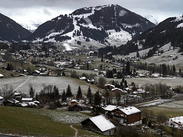 Các khách sạn Thụy Sĩ bị ảnh hưởng do khủng hoảng đồng ruble ảnh 1