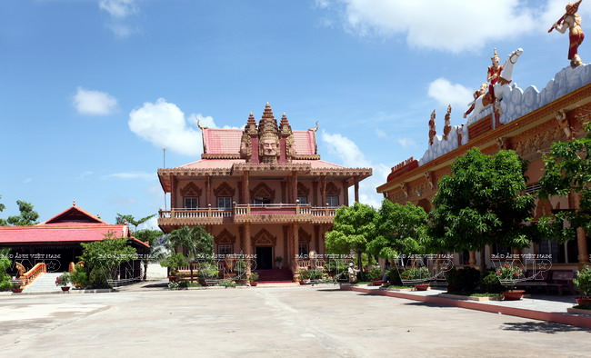 Chùa Xiên Cán - lộng lẫy kiến trúc Khmer của Bạc Liêu ảnh 7