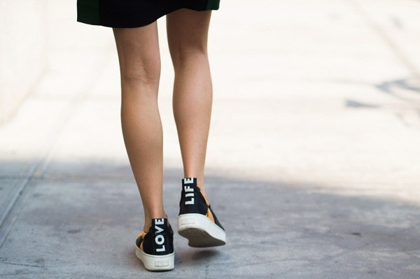 Điểm qua xu thế thời trang dạo phố trên khắp thế giới ảnh 16