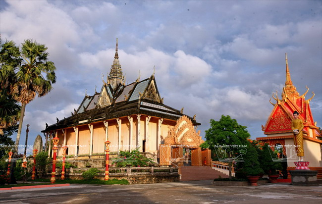 Chùa Xiên Cán - lộng lẫy kiến trúc Khmer của Bạc Liêu ảnh 2