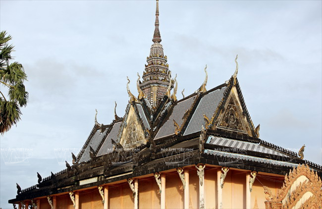 Chùa Xiên Cán - lộng lẫy kiến trúc Khmer của Bạc Liêu ảnh 4