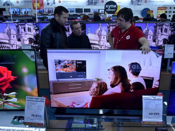 Chuyên gia dự báo kinh tế Nga có thể rơi vào suy thoái năm 2015 ảnh 1