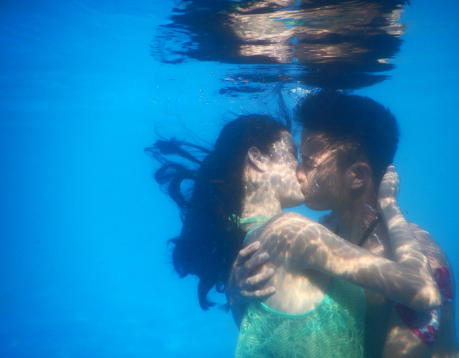 [Photo] Cận cảnh cuộc thi hôn dưới nước kỳ lạ ở Trung Quốc ảnh 3