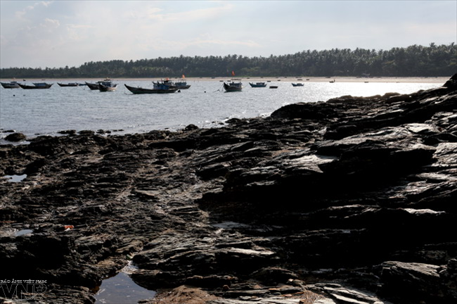 Du lịch Quảng Nam: Kỳ thú ghềnh đá Bàn Than-Biển Rạng ảnh 7