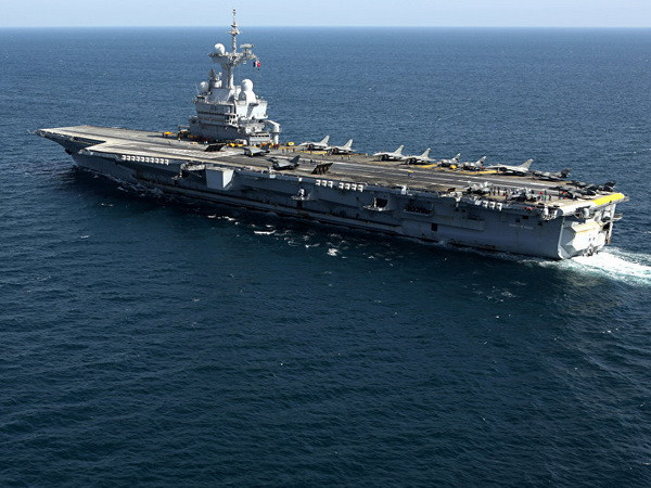 Pháp điều hàng không mẫu hạm Charles de Gaulle tới Syria ảnh 1