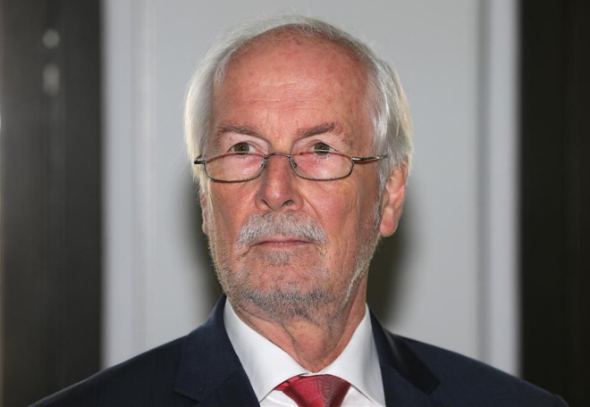 Thủ tướng Đức Merkel cho Tổng Công tố Liên bang “nghỉ hưu sớm” ảnh 1