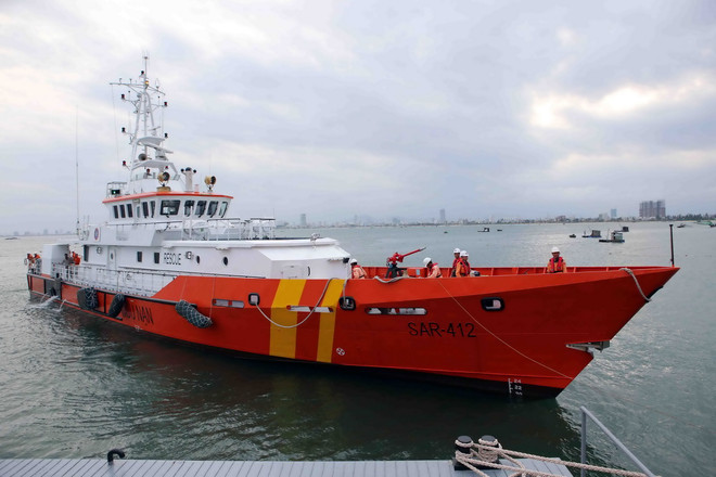 Đà Nẵng: Đưa vào bờ an toàn ngư dân bị tai biến trên biển ảnh 3