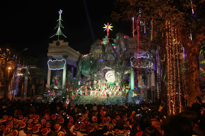 [Photo] Người dân khắp ba miền cùng chào đón Giáng sinh ảnh 18