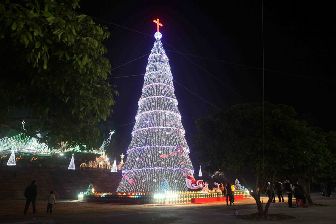 [Photo] Người dân khắp ba miền cùng chào đón Giáng sinh ảnh 14