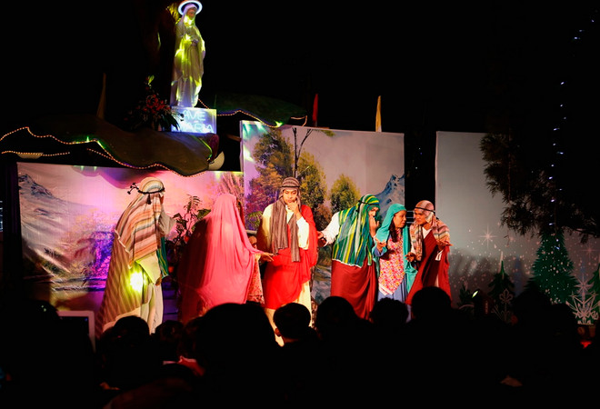 [Photo] Người dân khắp ba miền cùng chào đón Giáng sinh ảnh 7