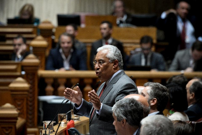 Bồ Đào Nha xem xét nhận lại hàng trăm công chức bị cắt giảm ảnh 1