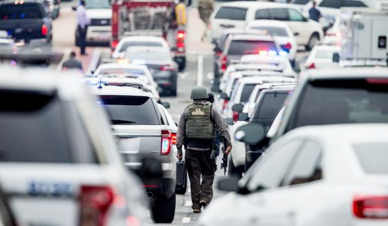 Mỹ: Không có bằng chứng cho thấy có nổ súng ở xưởng đóng tàu ảnh 1