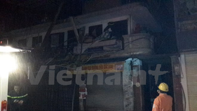 [Video] Khu nhà cổ quận Hoàn Kiếm bất ngờ phát hỏa trong đêm ảnh 1