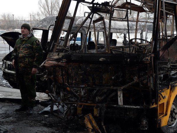 Tình hình chiến sự tại miền Đông Ukraine tiếp tục leo thang ảnh 1