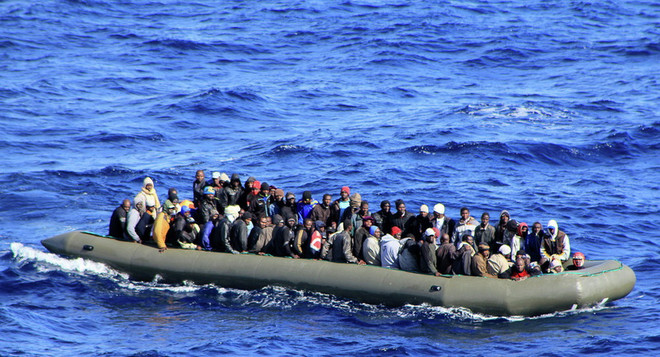 Hơn 200 người di cư mất tích trong thảm họa chìm tàu ở Địa Trung Hải ảnh 1