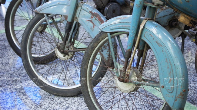 Ngắm bộ sưu tập xe gắn máy “hai thì” kỳ công nhất Việt Nam ảnh 12