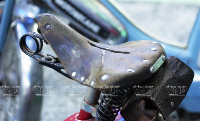 Ngắm bộ sưu tập xe gắn máy “hai thì” kỳ công nhất Việt Nam ảnh 9