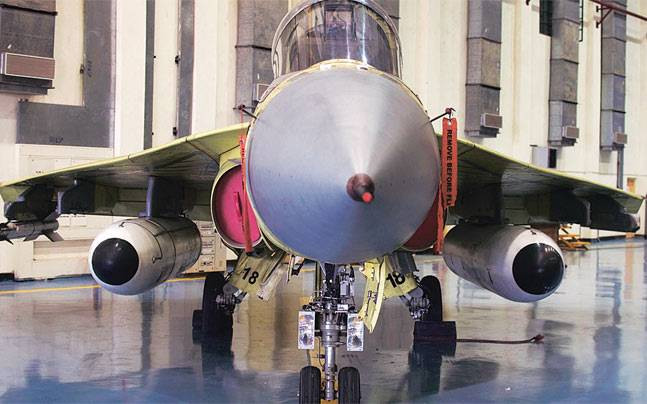 Ấn Độ đặt hàng 100 máy bay chiến đấu hạng nhẹ Tejas cải tiến ảnh 1