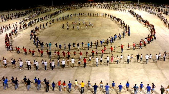 482 đôi vũ công Cuba lập kỷ lục thế giới về nhảy Salsa tập thể ảnh 1