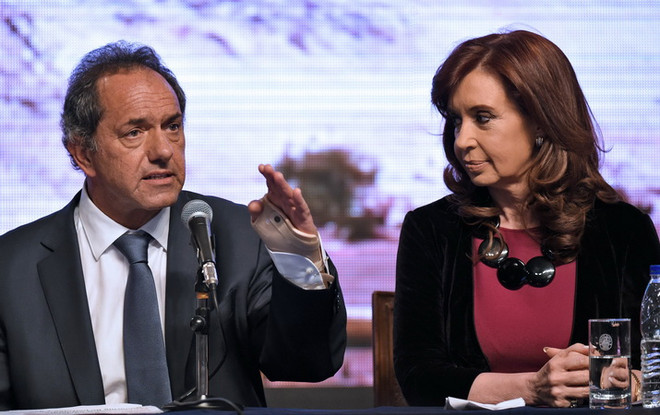 Lần đầu tiên trong lịch sử, Argentina phải tiến hành bầu cử vòng 2 ảnh 1