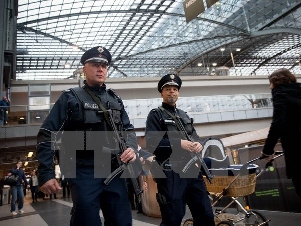 Đức họp khẩn cấp Hội đồng an ninh để đối phó với khủng bố ảnh 1