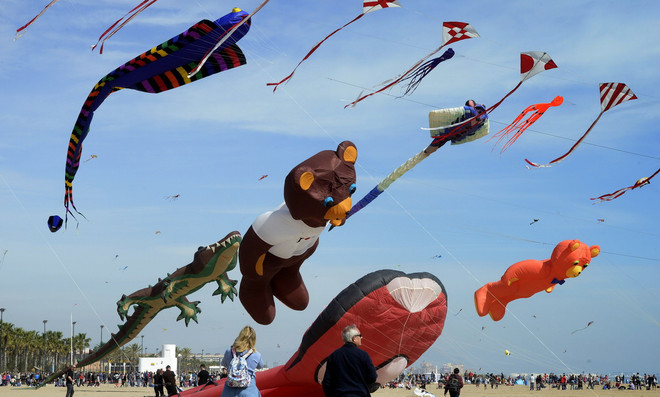 [Photo] Hàng trăm chiếc diều khổng lồ tụ hội ở Tây Ban Nha ảnh 4