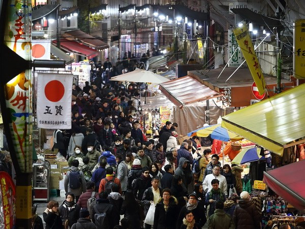 Nhật Bản dự định tăng thuế tiêu dùng lên 10% vào năm tới ảnh 1