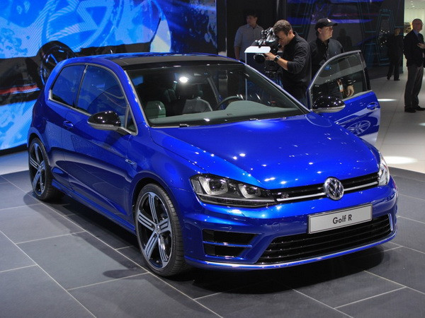 Mẫu VW Golf đoạt giải thưởng Xe của năm ở triển lãm Detroit ảnh 1