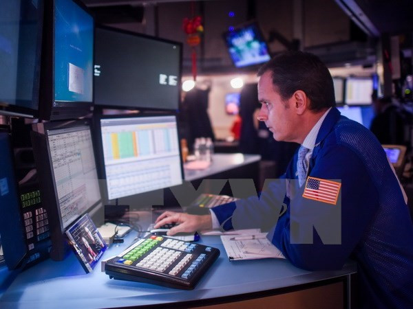 Chứng khoán Âu-Mỹ “đỏ sàn” bất chấp thương vụ Pfizer-Allergan ảnh 1