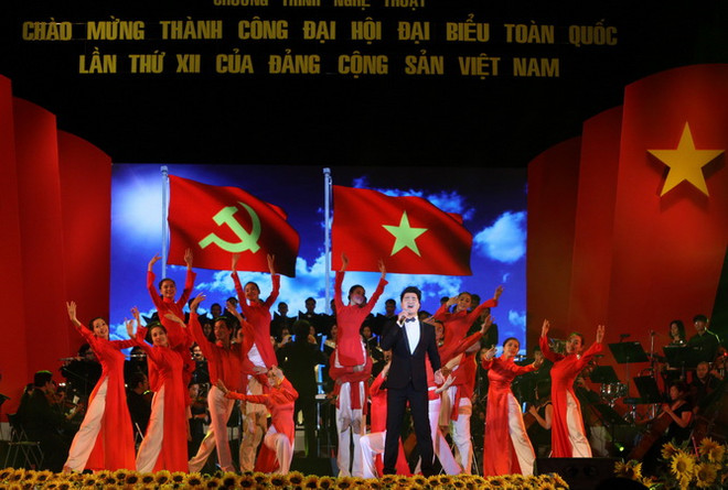 Nhiều chương trình nghệ thuật chào mừng thành công Đại hội Đảng XII ảnh 1