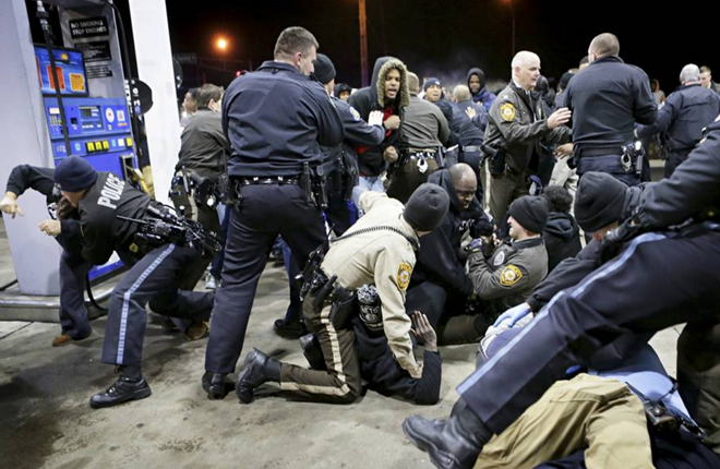 Mỹ: Cảnh sát Ferguson phải gắn camera để chống phân biệt chủng tộc ảnh 1