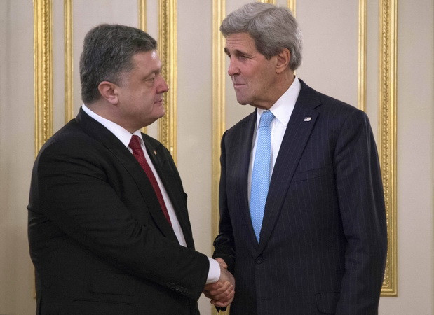 Tổng thống Ukraine Poroshenko hội đàm với Ngoại trưởng Mỹ ảnh 1
