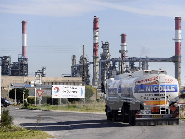 “Đóng băng” sản lượng có thể đẩy giá dầu tăng 15 USD mỗi thùng ảnh 1